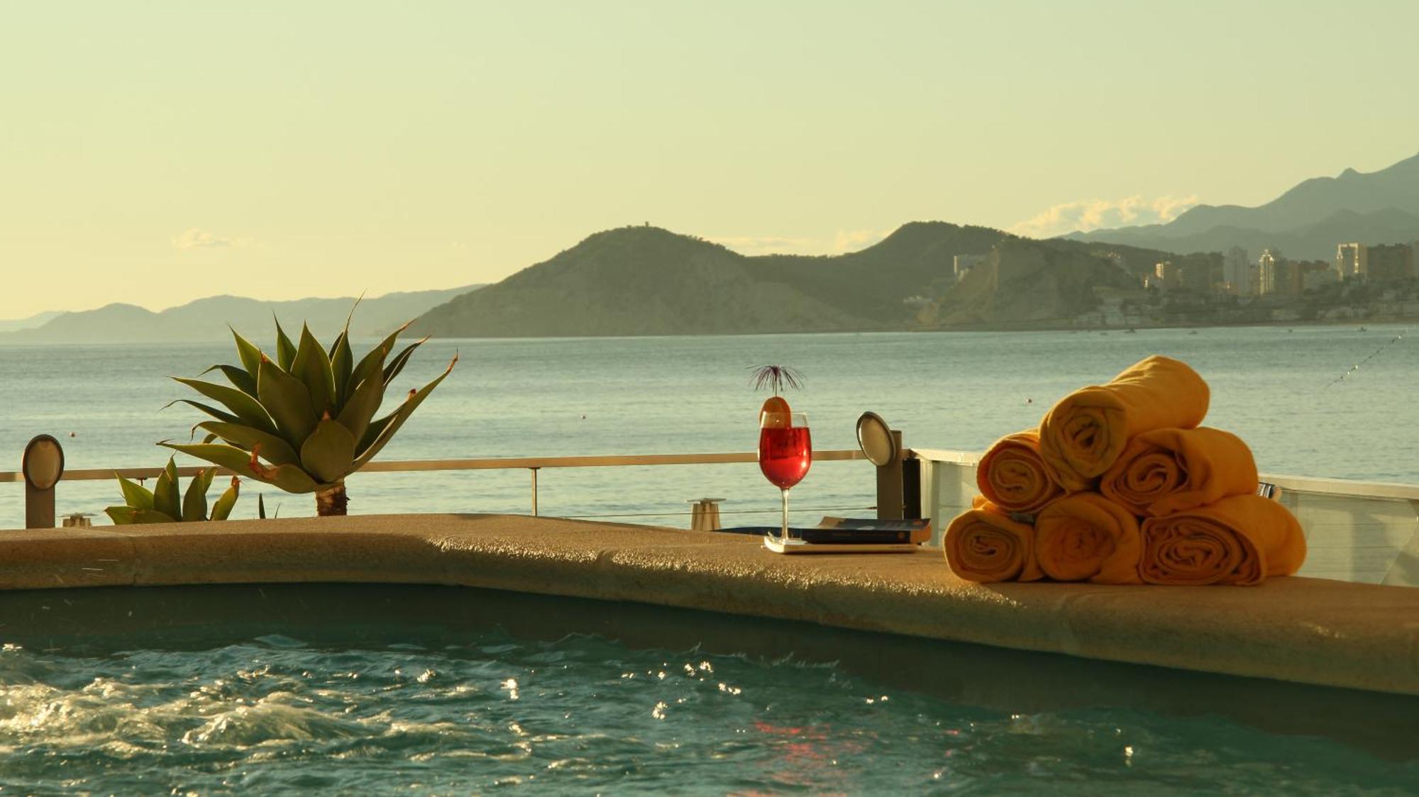 Hotel Nadal ベニドルム エクステリア 写真
